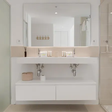 Апартаменты Vivi Homes -viva La Vida - Sea Views - Pool - Terrace Фуэнхирола