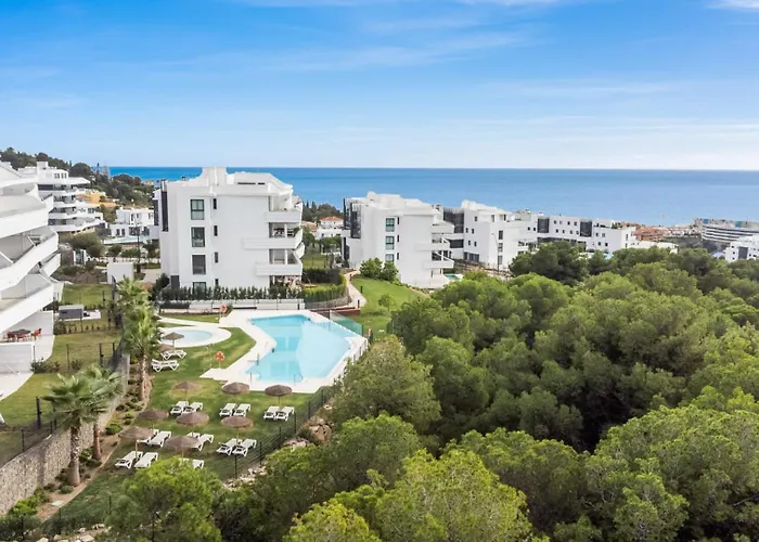 Vivi Homes -viva La Vida - Sea Views - Pool - Terrace Apartment *