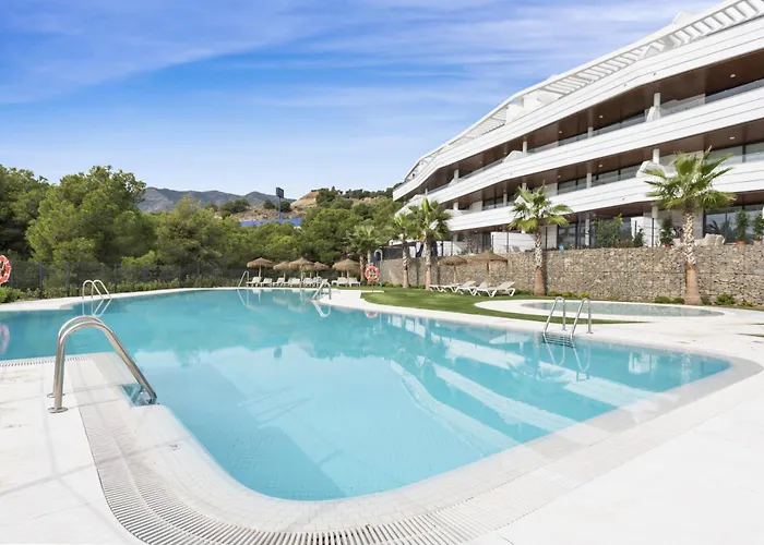 Vivi Homes -viva La Vida - Sea Views - Pool - Terrace Apartment *